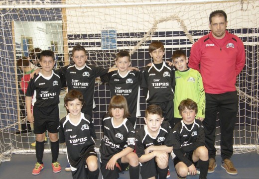 Os benxamíns do Oroso Futsal proclámanse campións da Liga de Fútbol Sala de Santiago